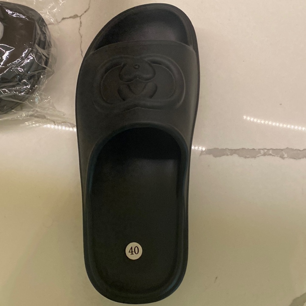 Black platform summer sandal